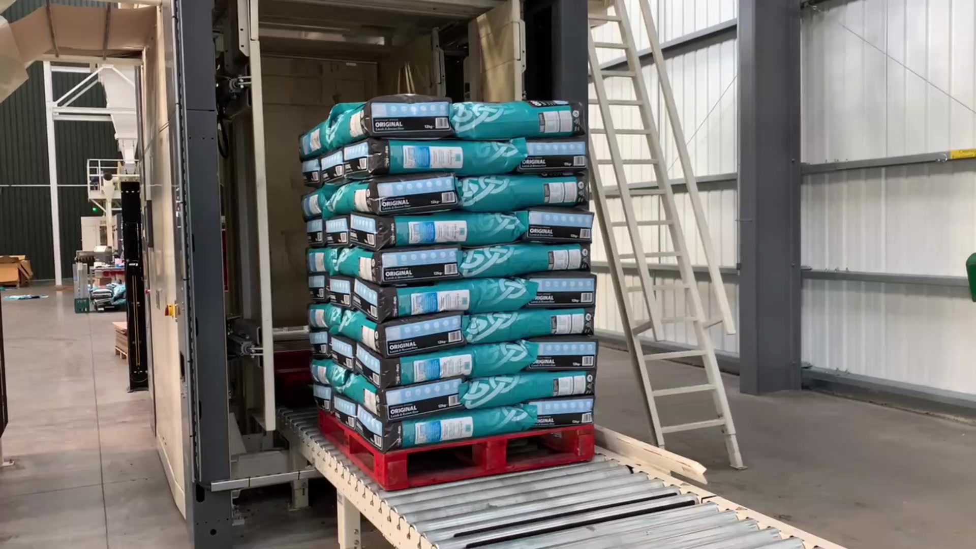 Modernization in Pet Food Packaging: Eliminating Bottlenecks in Bag Filling and Palletizing